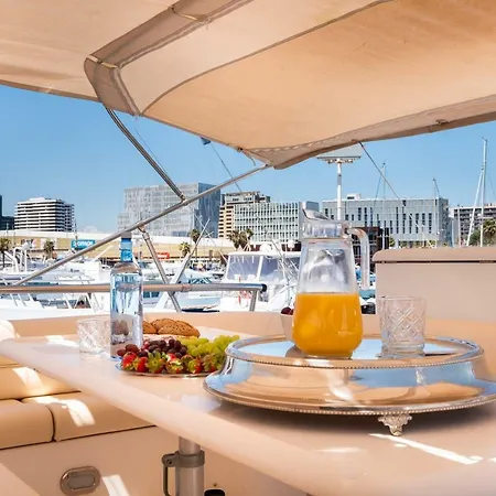 Luxe Marina 22 Meters Yacth Botel