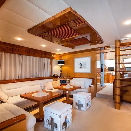 Luxe Marina 22 Meters Yacth Botel Barcelona