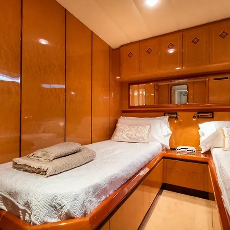 Luxe Marina 22 Meters Yacth * Barcelona