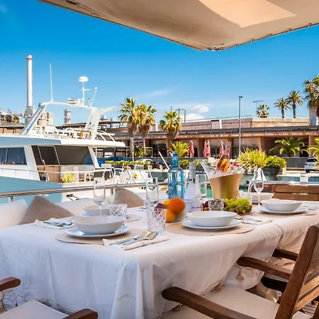 Luxe Marina 22 Meters Yacth Botel