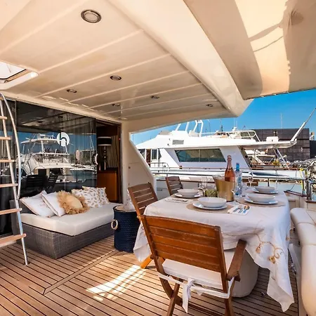 Botel Luxe Marina 22 Meters Yacth *