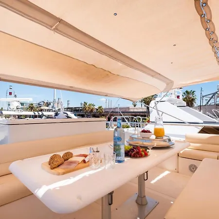 Luxe Marina 22 Meters Yacth Botel Barcelona